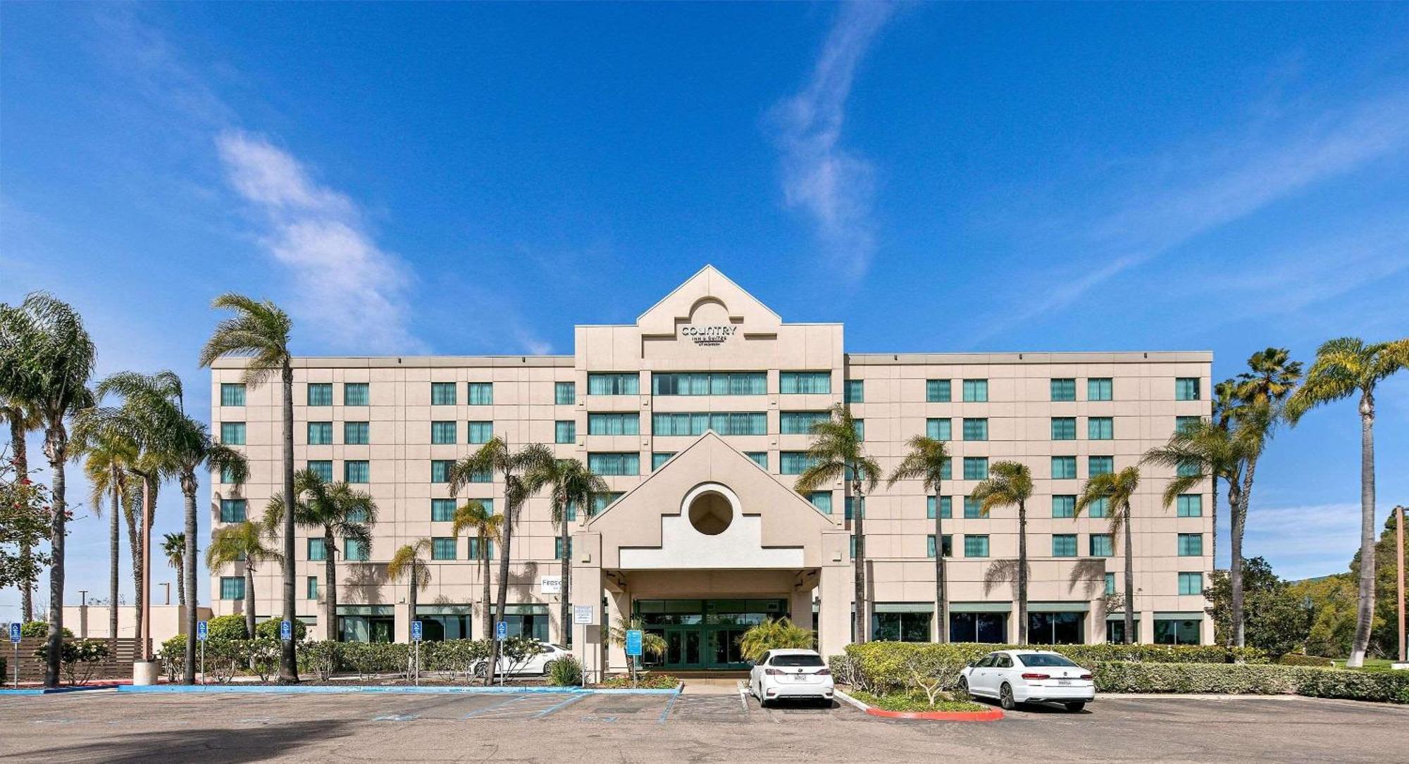Hotel Country & By Radisson, North, Ca 3*